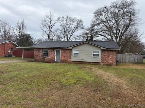 Photo of 220 RADBURN Way, Prattville, AL 36066 (MLS # 584186)