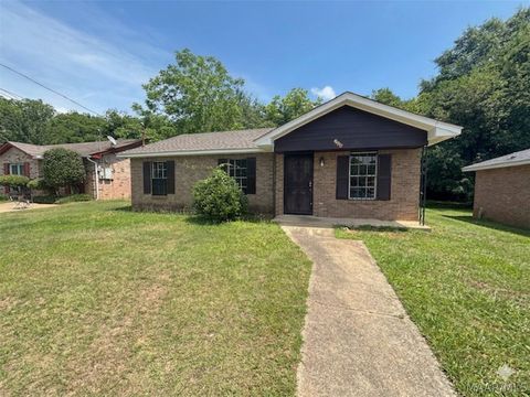 Photo of 3560 Manley Drive, Montgomery, AL 36110 (MLS # 585032)