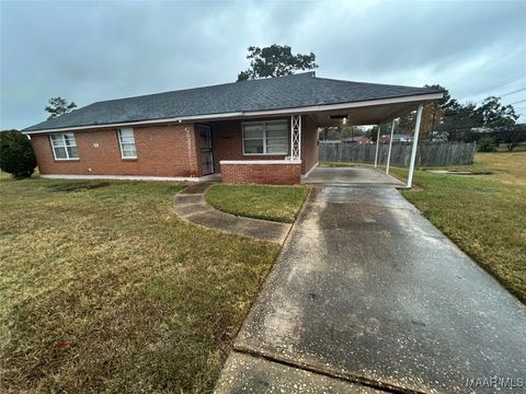 Photo of 701 Avenue A Street, Selma, AL 36701 (MLS # 581824)