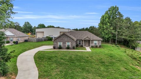 Photo of 715 Pinetuckett Parkway, Deatsville, AL 36022 (MLS # 586556)