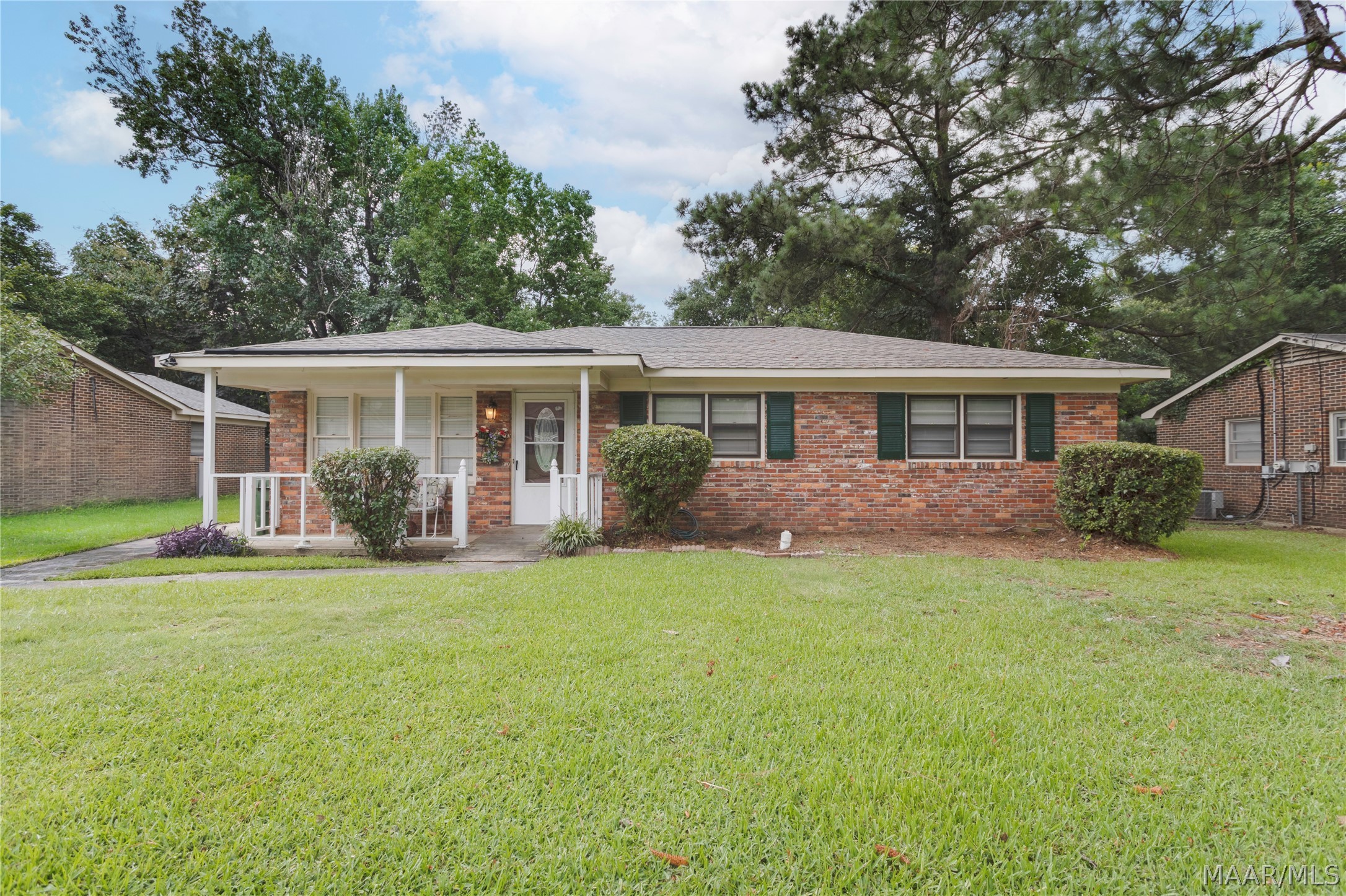 Photo 1 of 29 — 3310 LOCH HAVEN Road, Montgomery, AL 36109