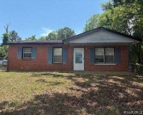 Photo of 1608 CROUSON Street, Montgomery, AL 36110 (MLS # 586930)