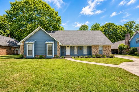 Photo of 5879 Bridle Path Lane, Montgomery, AL 36116 (MLS # 585581)