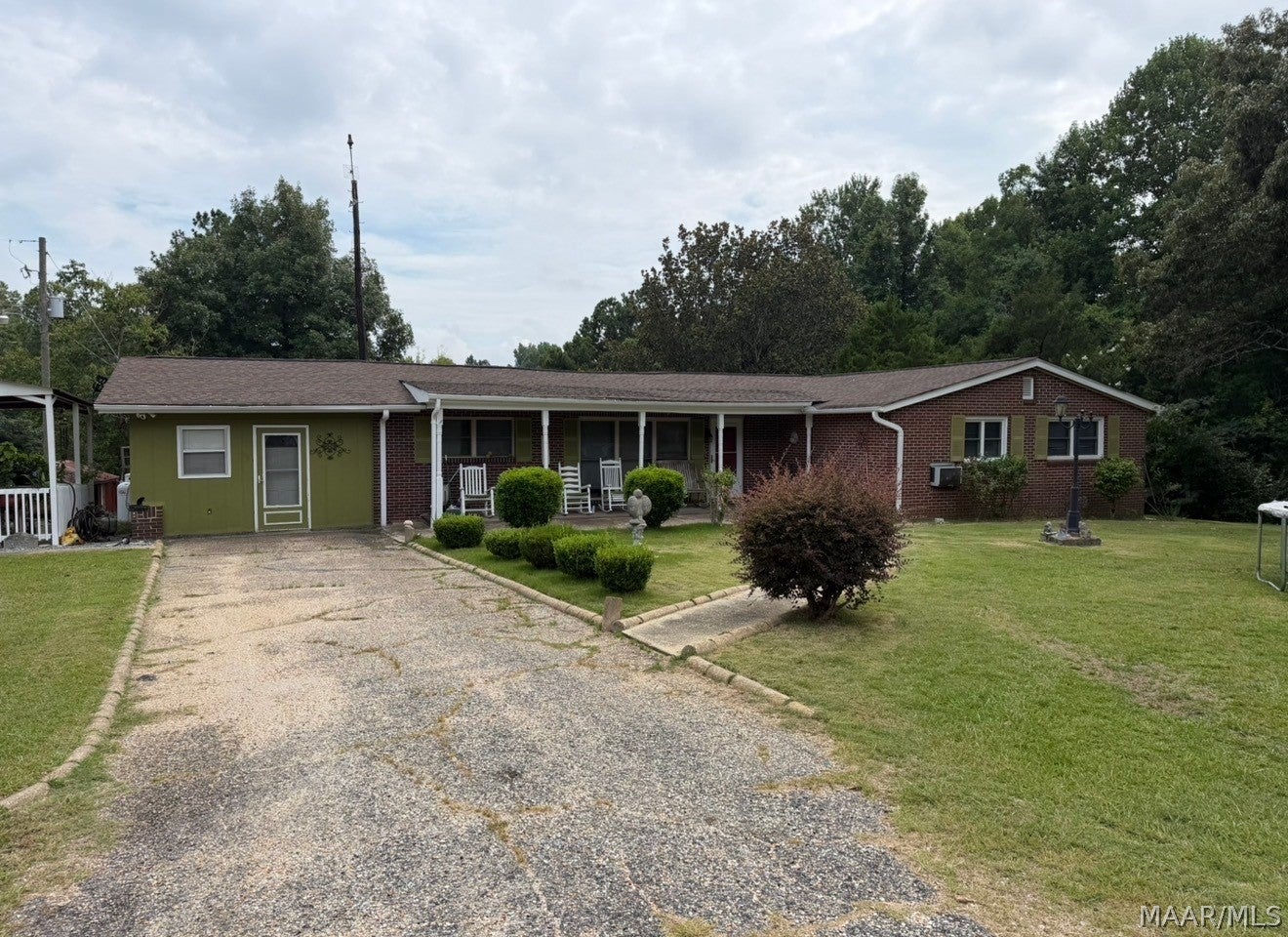 Photo 1 of 23 — 4980 Longview Road, Elmore, AL 36025