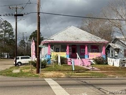 Photo of 2101 Broad Street, Selma, AL 36701 (MLS # 582905)