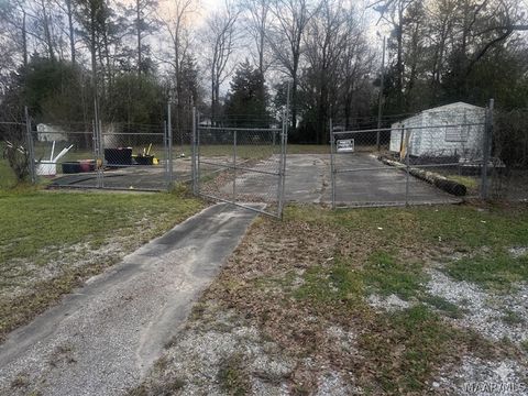 Photo of 4521 Norman Bridge Road, Montgomery, AL 36105 (MLS # 584860)