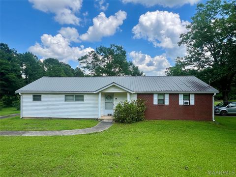 Photo of 3167 Elkahatchee Road, Alexander City, AL 35010 (MLS # 587937)
