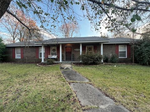 Photo of 312 Semmes Street, Alexander City, AL 35010 (MLS # 581994)