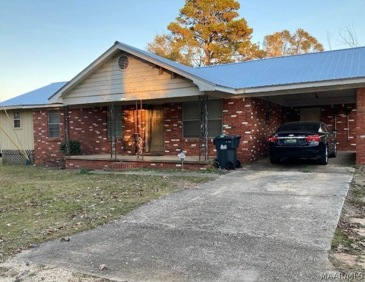 Photo 1 of 11 — 137 Carter Drive, Grove Hill, AL 36451