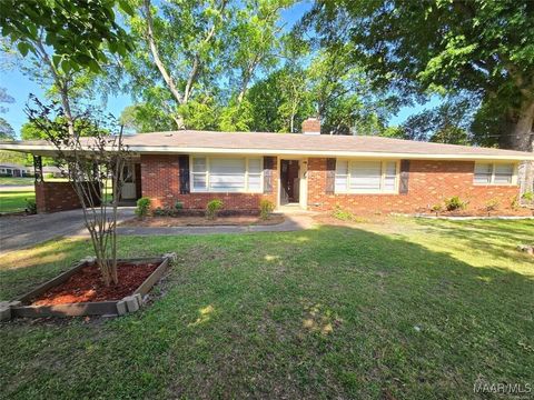 Photo of 2786 CRESTVIEW Avenue, Montgomery, AL 36109 (MLS # 582565)