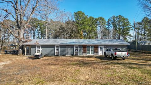 Photo of 1625 Atkin Hill Road, Wetumpka, AL 36092 (MLS # 580147)