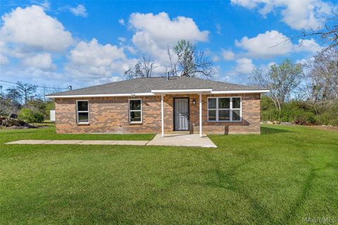 Photo of 988 Sandy Ridge Road, Prattville, AL 36067 (MLS # 584784)