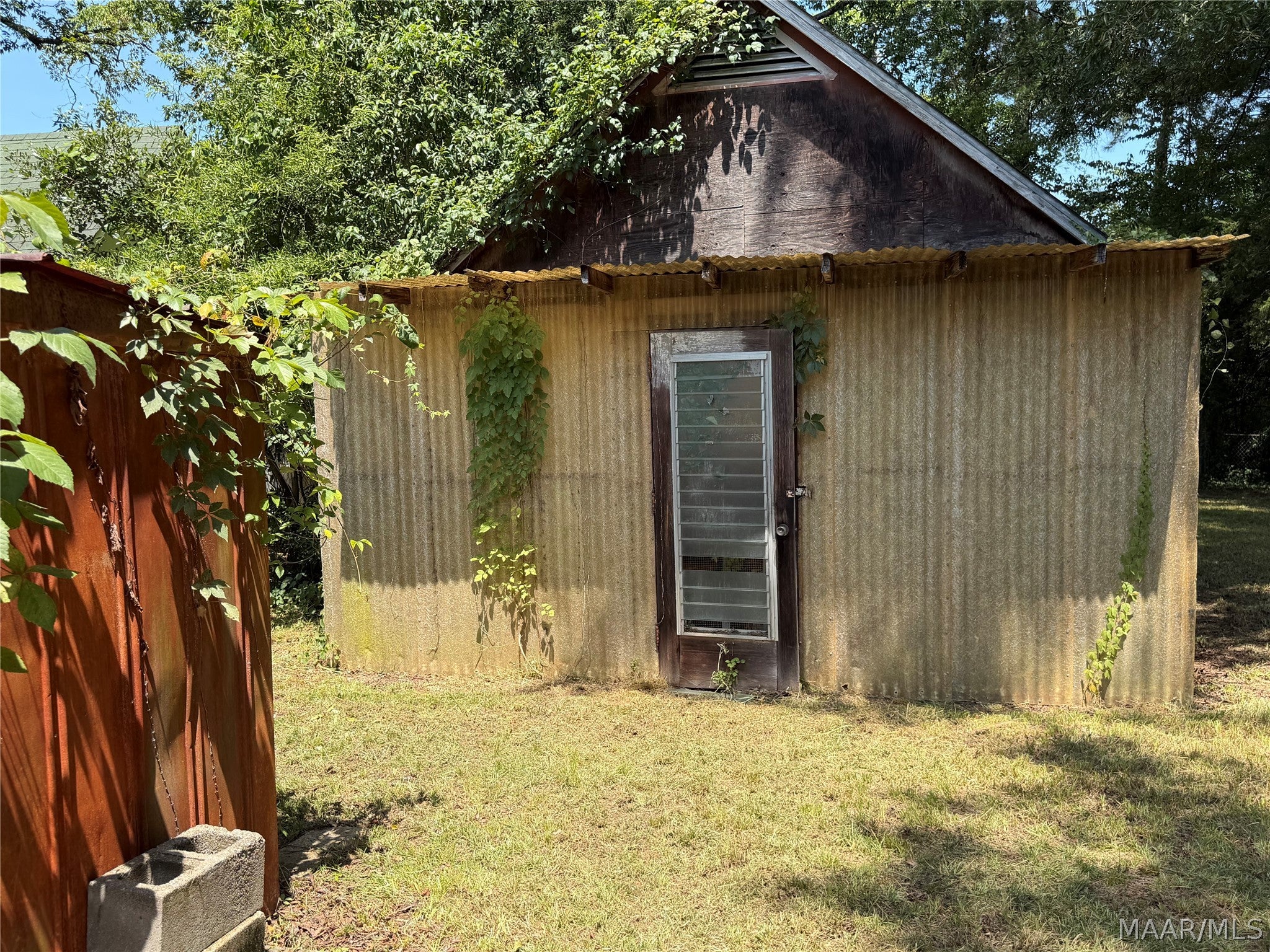 2625 E 5th Street - Photo 4