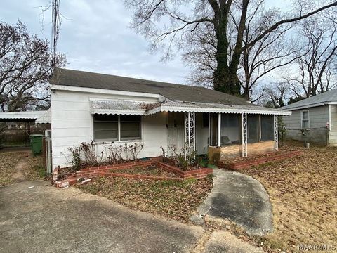 Photo of 3452 HARRIS Street, Montgomery, AL 36110 (MLS # 584156)