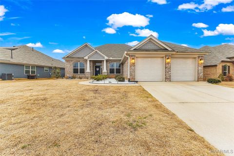 Photo of 840 Hedgefield Way, Prattville, AL 36066 (MLS # 583544)