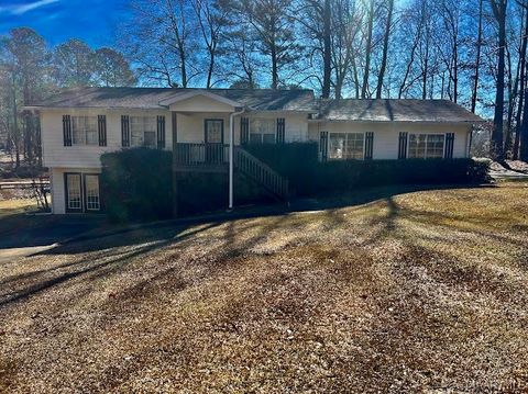 Photo of 80 E Murphy Lane, Dadeville, AL 36853 (MLS # 583531)