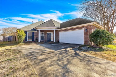 Photo of 9636 GREYTHORNE Way, Montgomery, AL 36117 (MLS # 583145)