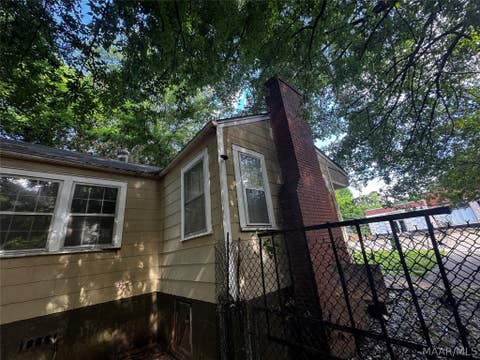 Photo of 3050 MCQUEEN Street, Montgomery, AL 36107 (MLS # 588200)
