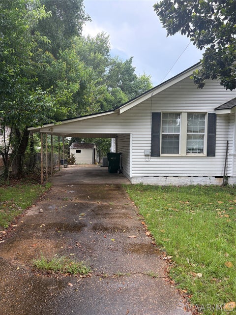 Photo of 602 James Street, Tallassee, AL 36078 (MLS # 588190)