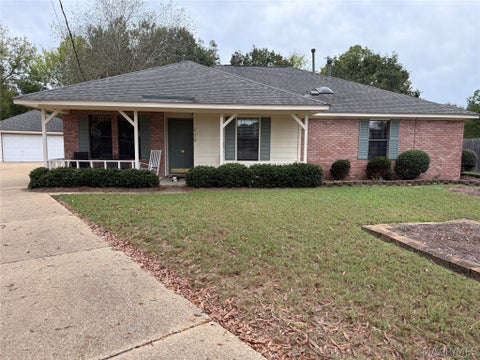 Photo of 900 Lakeview Court, Montgomery, AL 36117 (MLS # 591180)