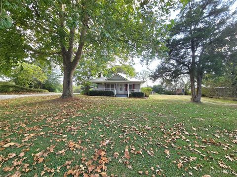 Photo of 181 County Road 458, Clanton, AL 35046 (MLS # 580431)