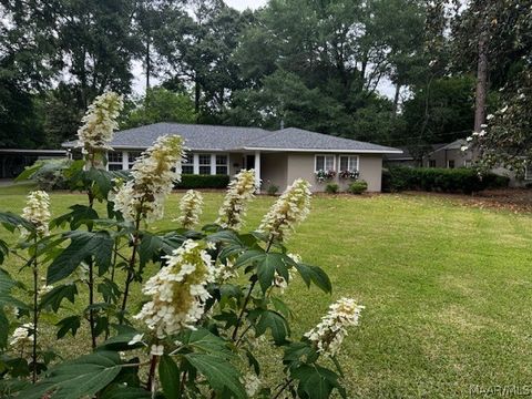 Photo of 3433 Bankhead Avenue, Montgomery, AL 36111 (MLS # 586457)