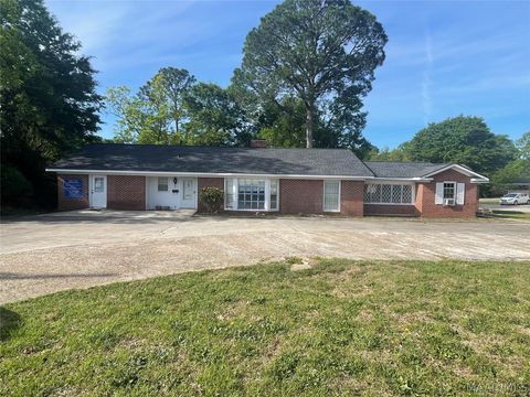Photo of 1311 Gilmer Avenue, Tallassee, AL 36078 (MLS # 585877)