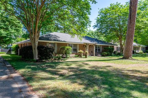 Photo of 3875 Faunsdale Drive, Montgomery, AL 36109 (MLS # 585434)