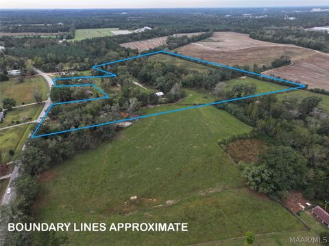 Photo of 19 Omussee Road, Dothan, AL 36303 (MLS # 586548)