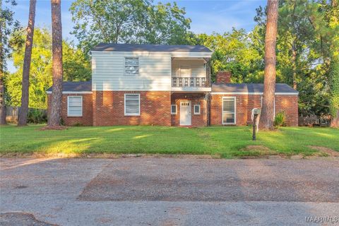 Photo of 2035 Commodore Circle, Montgomery, AL 36106 (MLS # 581832)