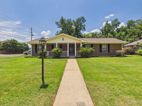 Photo of 3796 Royal Crest Drive, Montgomery, AL 36109 (MLS # 589300)
