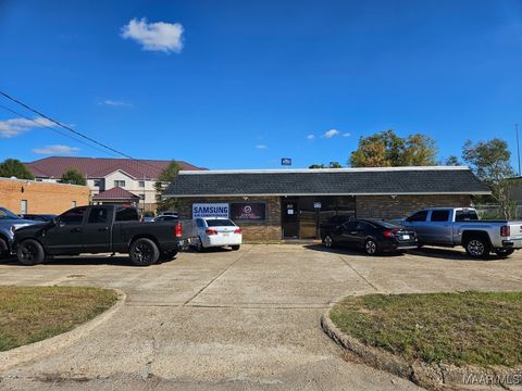 Photo of 1121 Holloway Park, Montgomery, AL 36117 (MLS # 581339)