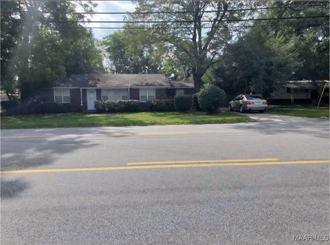 Photo of 905 Crawford Street, Tuskegee, AL 36083 (MLS # 580662)