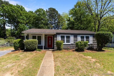 Photo of 1221 AVONDALE Road, Montgomery, AL 36109 (MLS # 580839)