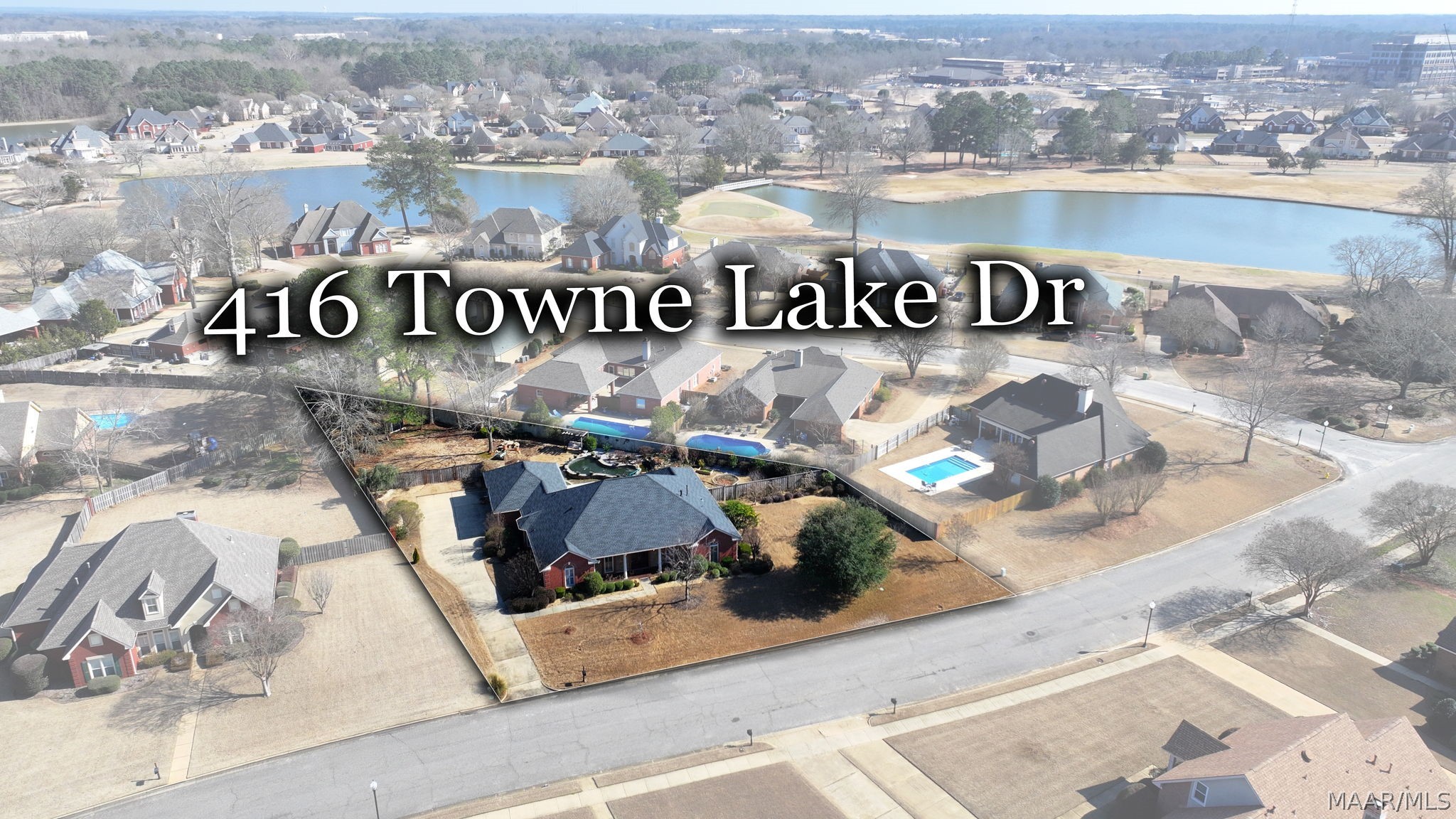 416 Towne Lake Drive - Photo 2