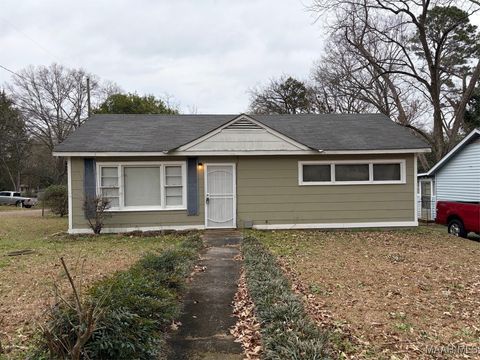 Photo of 1904 YARBROUGH Street, Montgomery, AL 36110 (MLS # 583100)