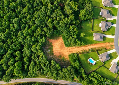 Photo of 401 Tallahatchie Drive, Wetumpka, AL 36093 (MLS # 590750)