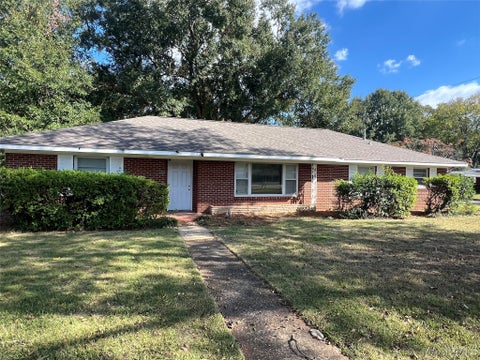 Photo of 1204 FEDERAL Drive, Montgomery, AL 36107 (MLS # 591647)