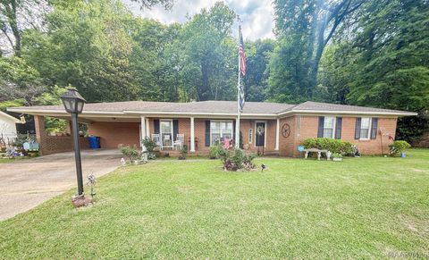 Photo of 174 MAPLE Street, Prattville, AL 36067 (MLS # 586869)