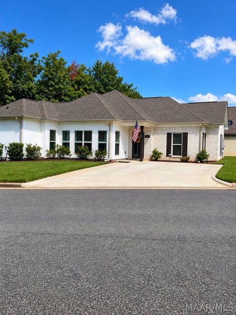 Photo of 6336 Burbank Crossing Loop, Montgomery, AL 36117 (MLS # 590714)