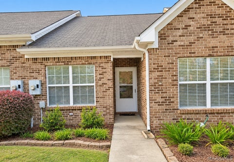 Photo of 61 Park Drive S, Clanton, AL 35045 (MLS # 590710)