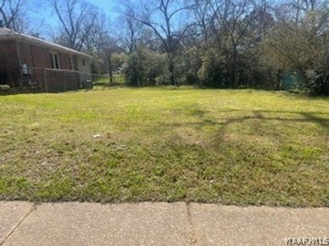 Photo of 2167 EARLY Street, Montgomery, AL 36108 (MLS # 584364)