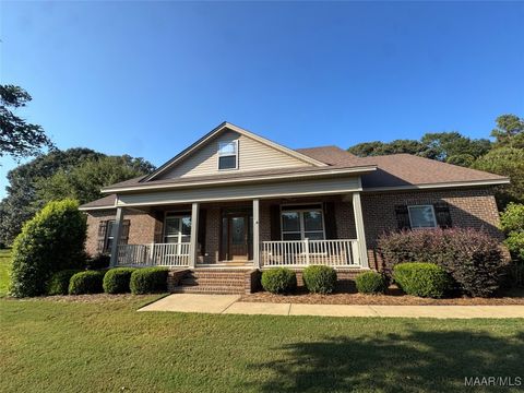 Photo of 310 Hunters Ridge, Tallassee, AL 36078 (MLS # 581625)