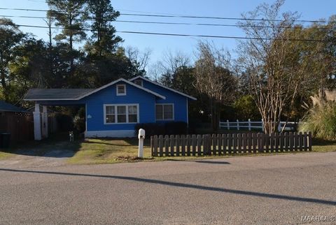 Photo of 228 Moncrief Street, Prattville, AL 36067 (MLS # 582127)