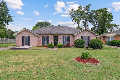 Photo of 501 Deerfield Drive, Montgomery, AL 36109 (MLS # 579190)