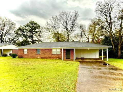 Photo of 2105 W Dallas Avenue, Selma, AL 36701 (MLS # 582553)