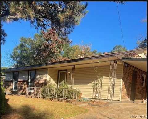 Photo of 270 Clubview Drive, Prattville, AL 36067 (MLS # 586932)