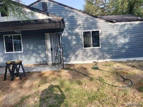 Photo of 331 W Delano Avenue, Montgomery, AL 36105 (MLS # 582452)