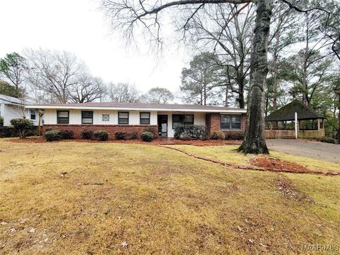 Photo of 437 Holland Drive, Montgomery, AL 36109 (MLS # 580454)