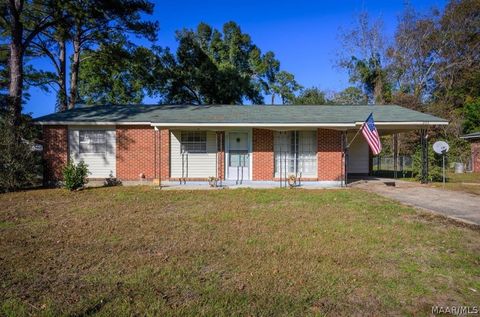 Photo of 205 9th Avenue, Selma, AL 36701 (MLS # 587139)